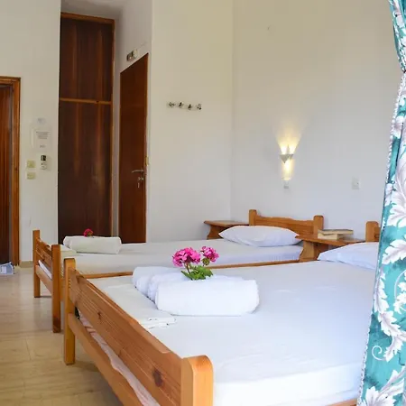 Jasmine Studio With Garden Close To The Beach * Finikounda